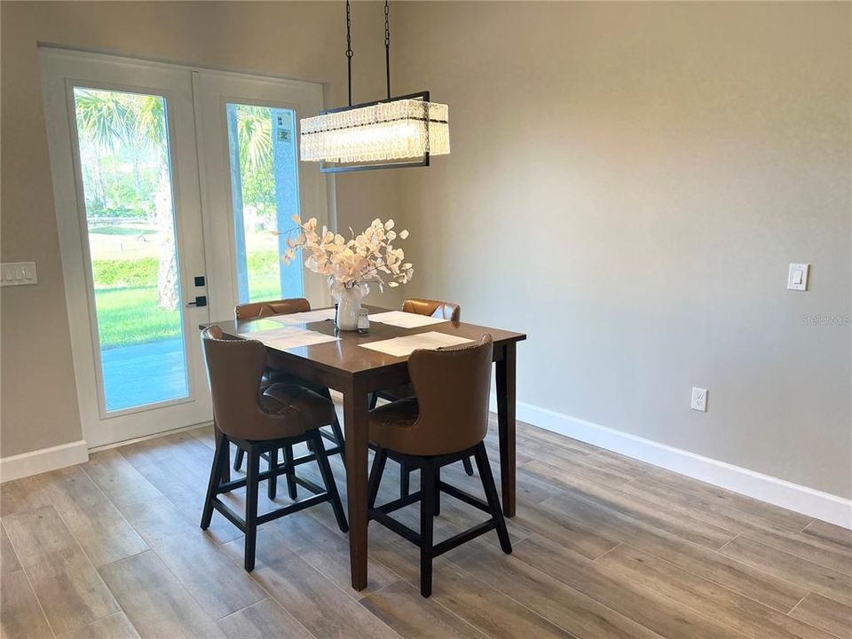 For Rent: $2,200 (3 beds, 2 baths, 1596 Square Feet)