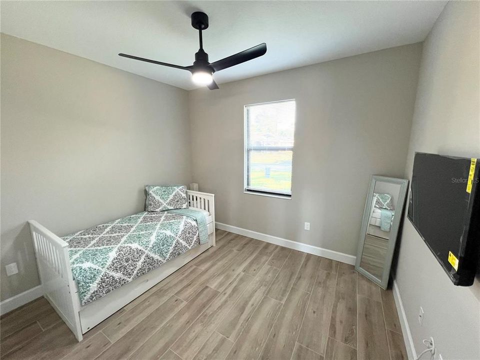 For Rent: $2,200 (3 beds, 2 baths, 1596 Square Feet)