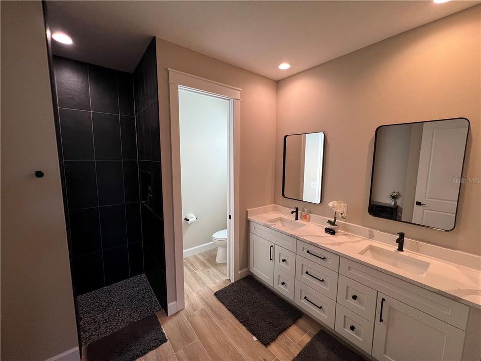 For Rent: $2,200 (3 beds, 2 baths, 1596 Square Feet)