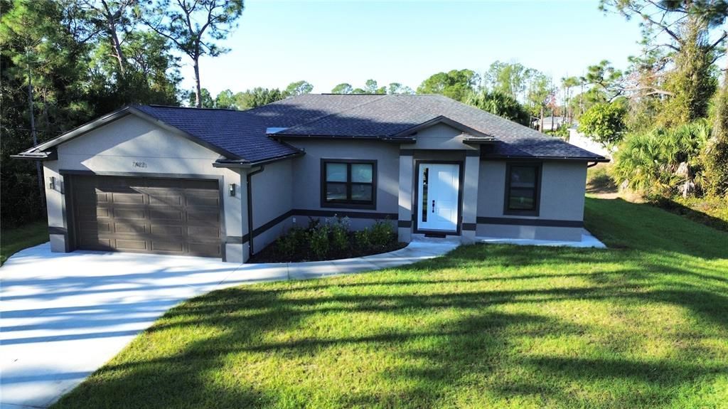 For Rent: $2,200 (3 beds, 2 baths, 1596 Square Feet)