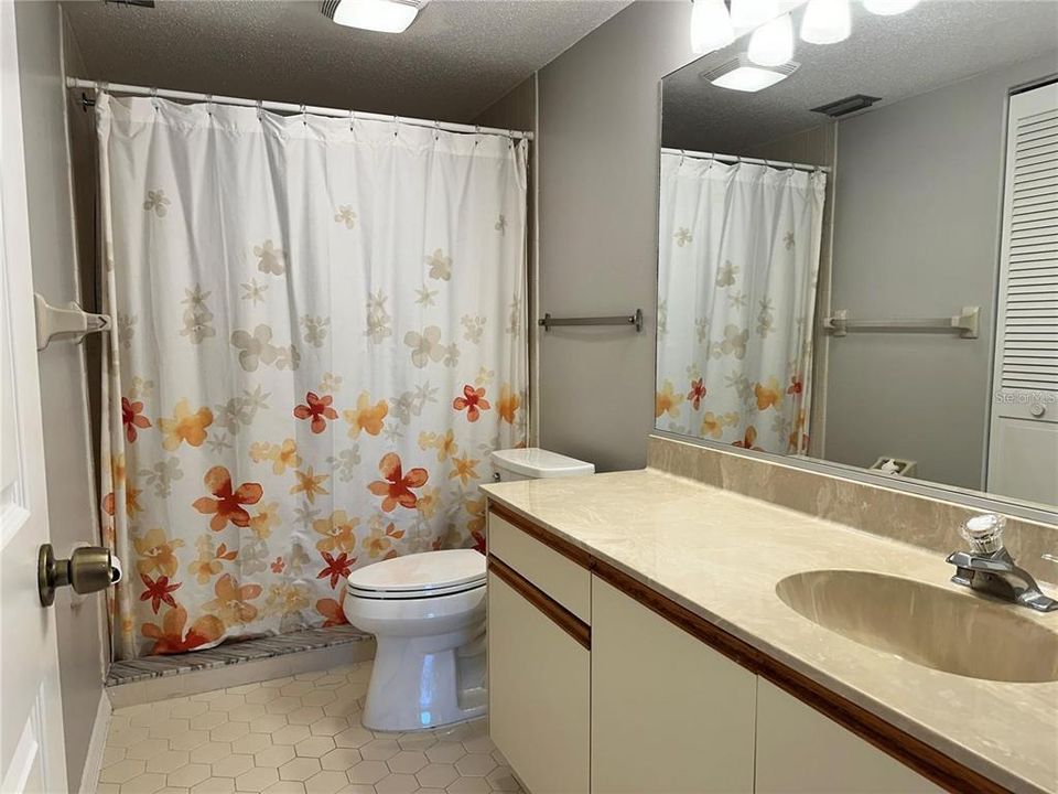 В аренду: $2,000 (2 спален, 2 ванн, 1274 Квадратных фут)