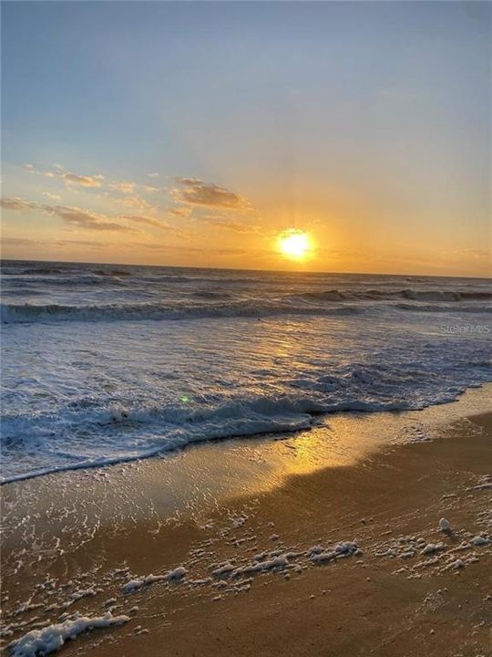 For Sale: $549,900 (2 beds, 2 baths, 1550 Square Feet)