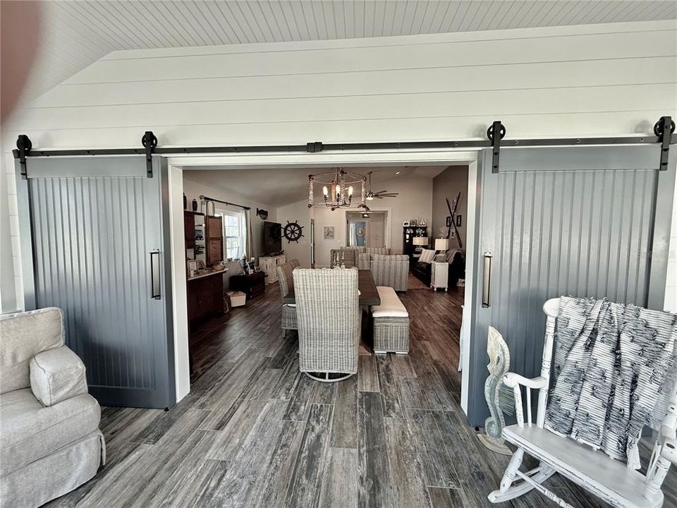 For Sale: $549,900 (2 beds, 2 baths, 1550 Square Feet)