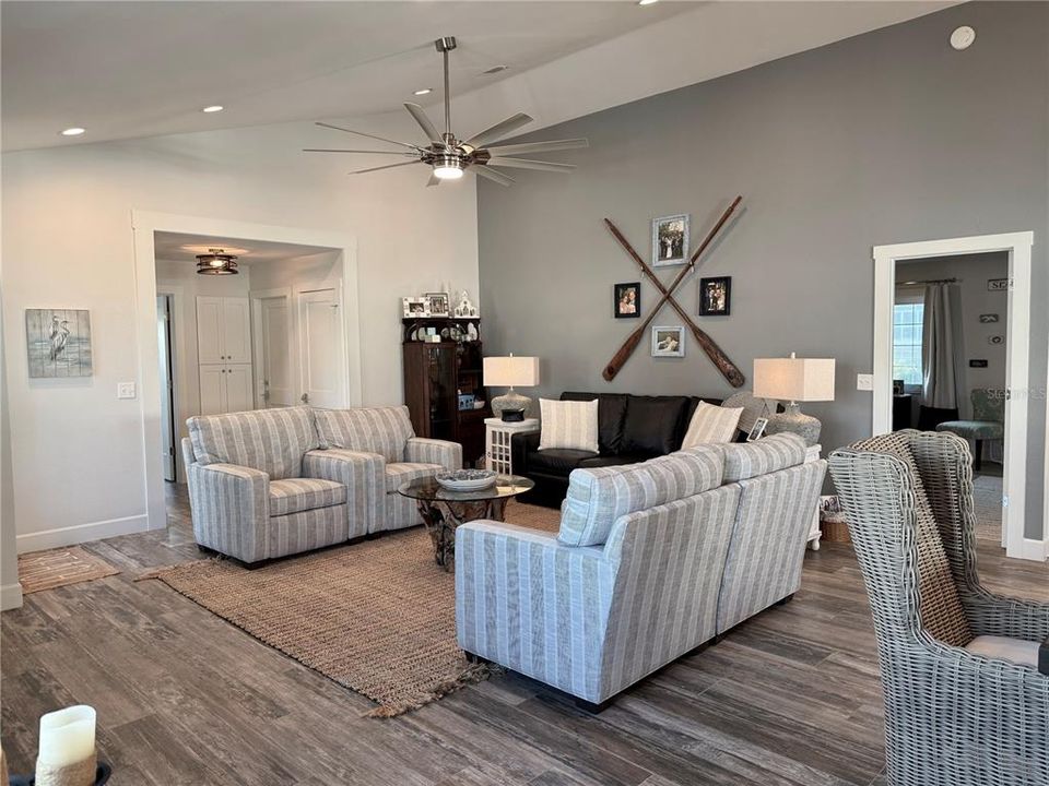 For Sale: $549,900 (2 beds, 2 baths, 1550 Square Feet)