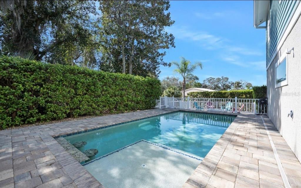 En Venta: $739,999 (3 camas, 2 baños, 2292 Pies cuadrados)