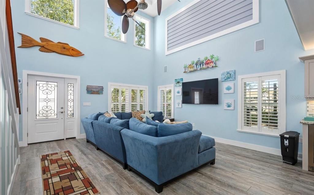 En Venta: $739,999 (3 camas, 2 baños, 2292 Pies cuadrados)