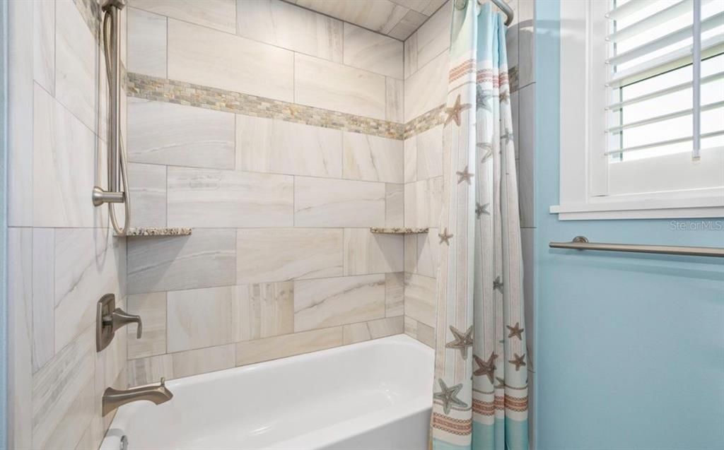 En Venta: $739,999 (3 camas, 2 baños, 2292 Pies cuadrados)