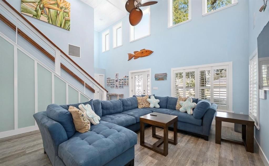 En Venta: $739,999 (3 camas, 2 baños, 2292 Pies cuadrados)