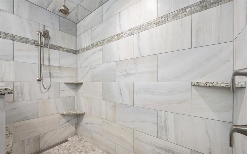 En Venta: $739,999 (3 camas, 2 baños, 2292 Pies cuadrados)