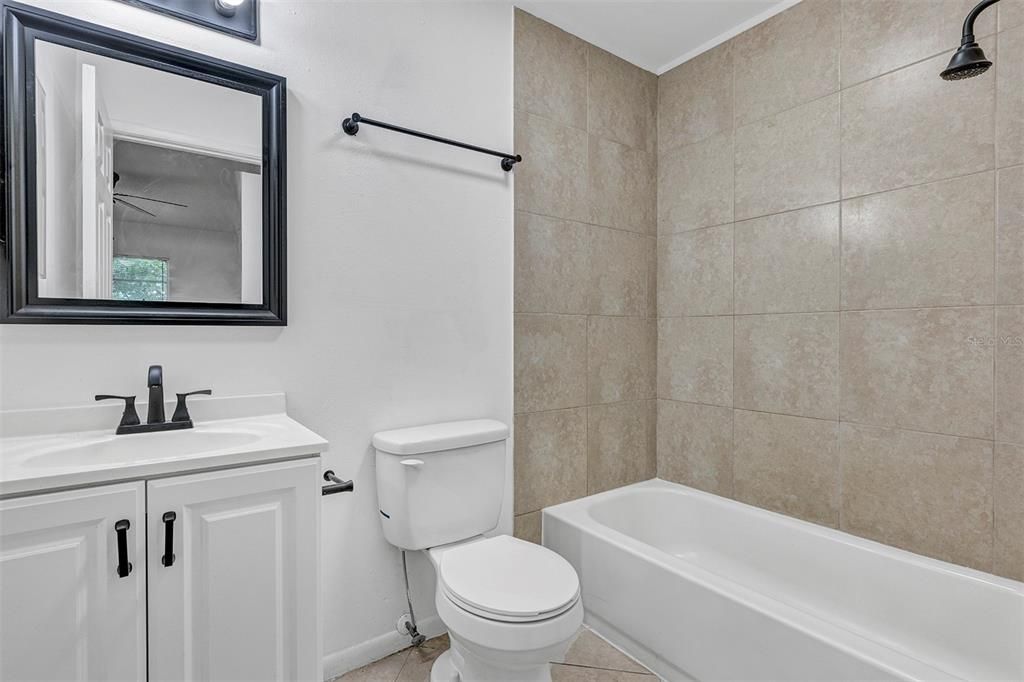 待售: $475,000 (16 贝兹, 0 浴室, 2100 平方英尺)