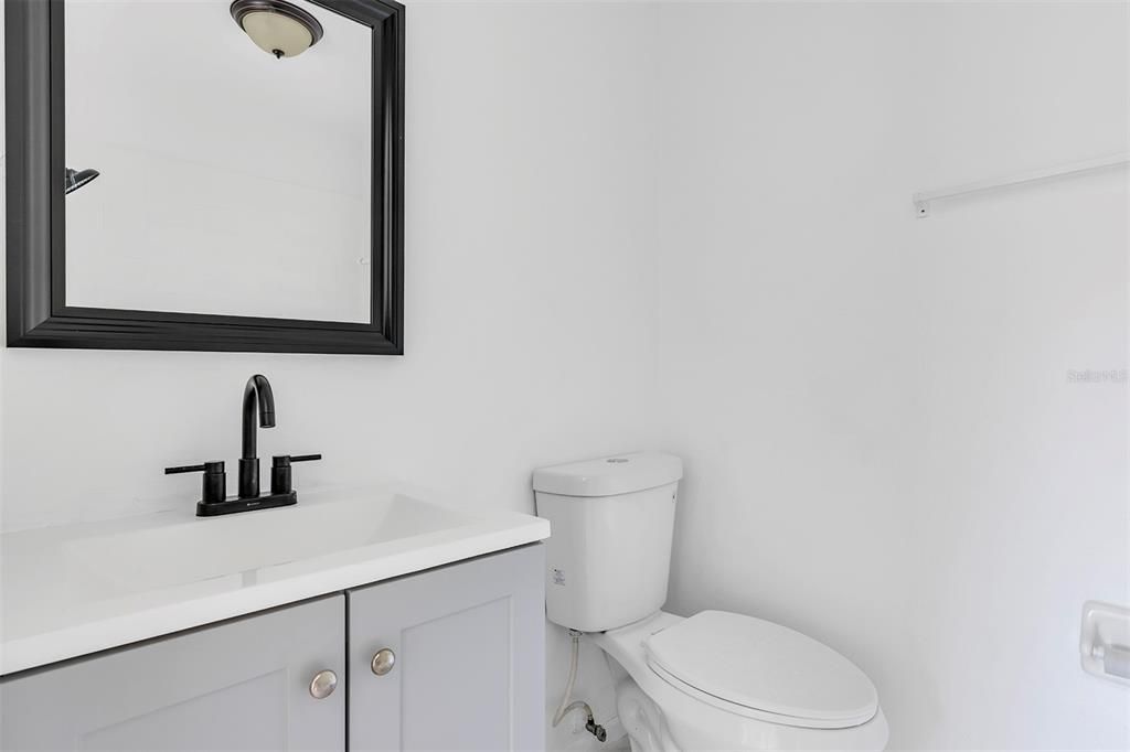 待售: $475,000 (16 贝兹, 0 浴室, 2100 平方英尺)