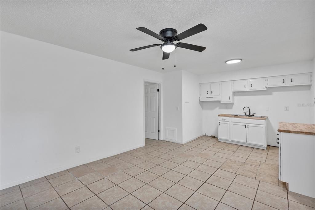 待售: $475,000 (16 贝兹, 0 浴室, 2100 平方英尺)