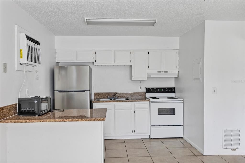 待售: $475,000 (16 贝兹, 0 浴室, 2100 平方英尺)