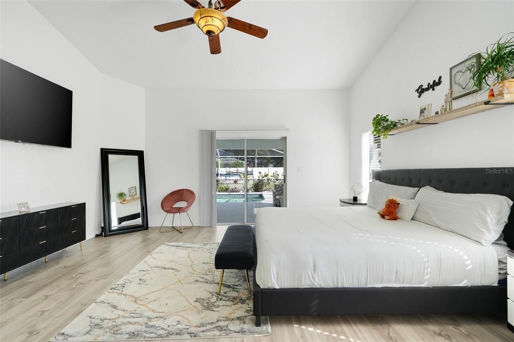 Active With Contract: $475,000 (4 beds, 2 baths, 2467 Square Feet)