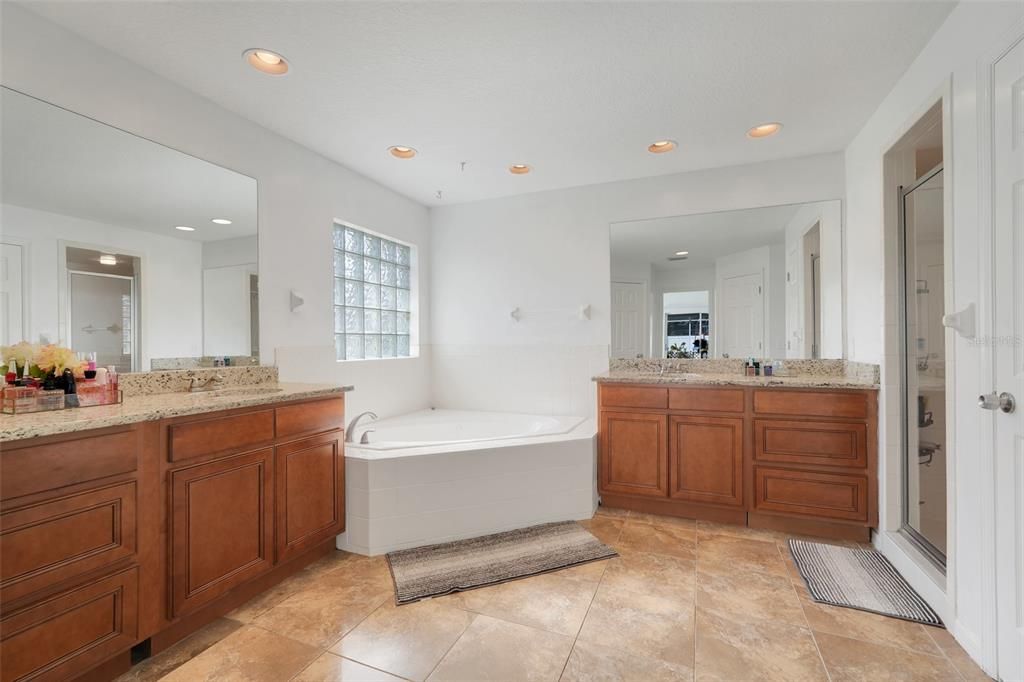 Active With Contract: $475,000 (4 beds, 2 baths, 2467 Square Feet)