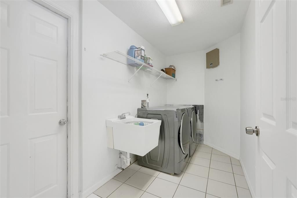 Active With Contract: $475,000 (4 beds, 2 baths, 2467 Square Feet)