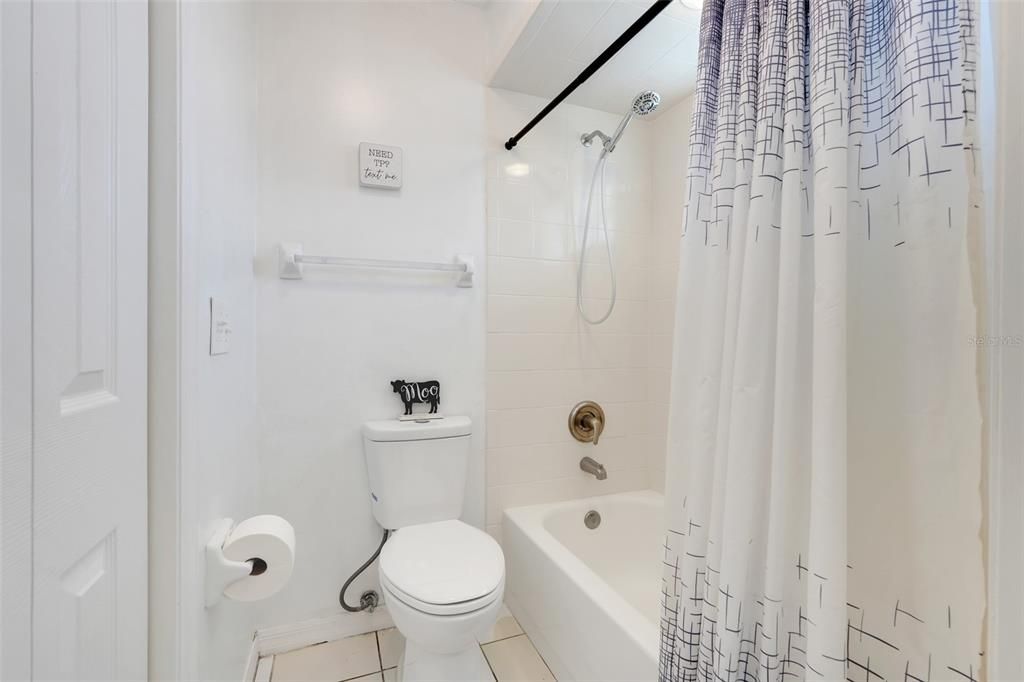 Active With Contract: $475,000 (4 beds, 2 baths, 2467 Square Feet)