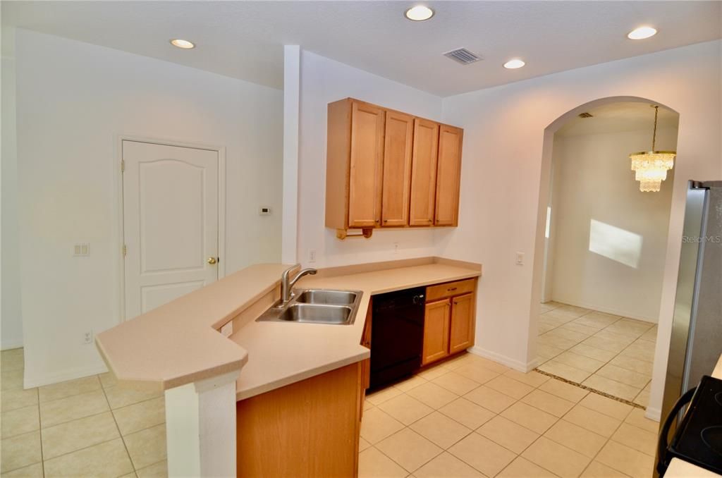 待售: $240,000 (3 贝兹, 2 浴室, 1608 平方英尺)