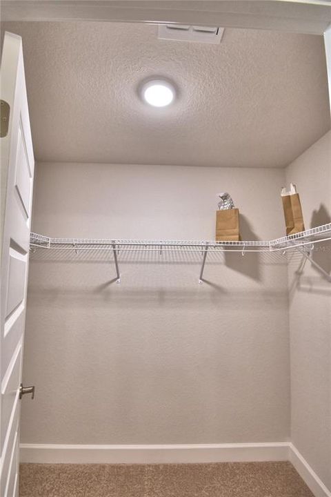 待售: $359,515 (4 贝兹, 3 浴室, 2200 平方英尺)