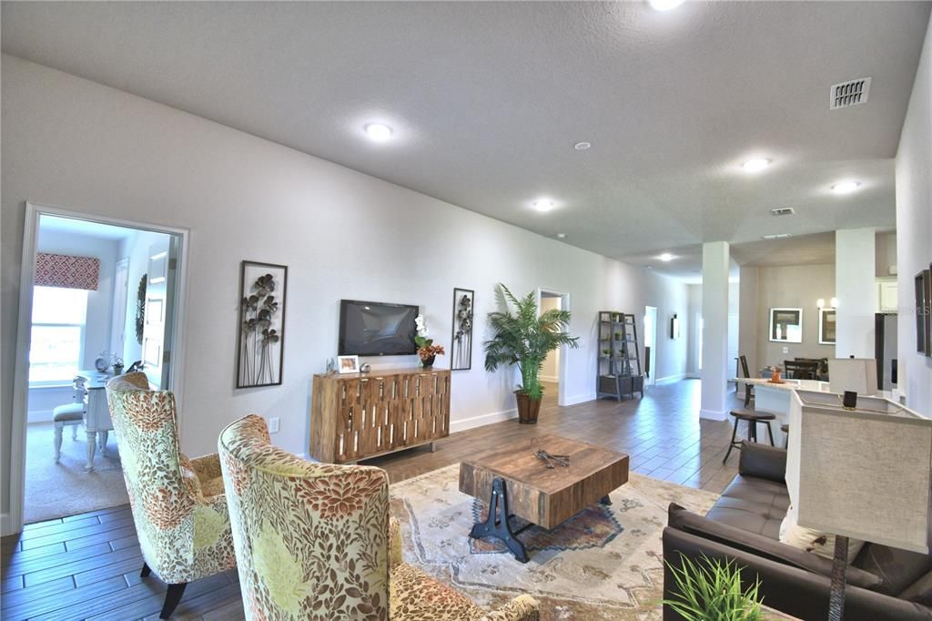 待售: $359,515 (4 贝兹, 3 浴室, 2200 平方英尺)