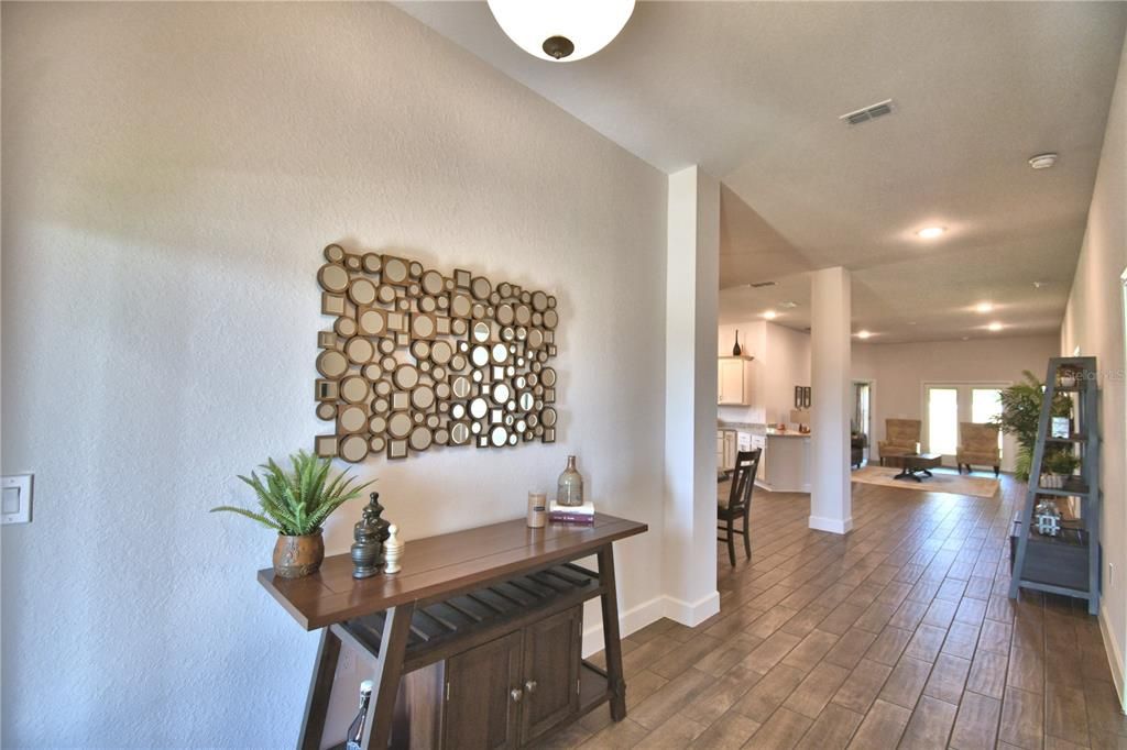 待售: $359,515 (4 贝兹, 3 浴室, 2200 平方英尺)