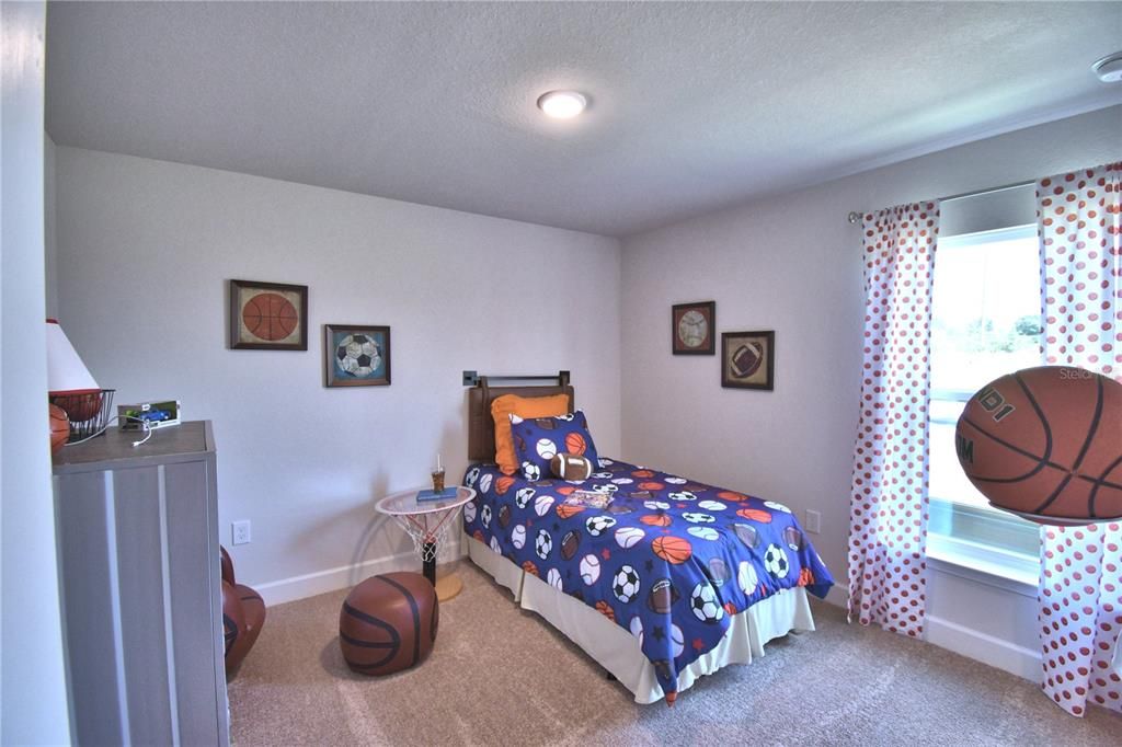 待售: $359,515 (4 贝兹, 3 浴室, 2200 平方英尺)