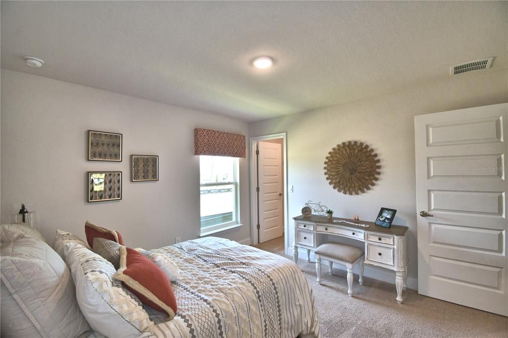 待售: $359,515 (4 贝兹, 3 浴室, 2200 平方英尺)