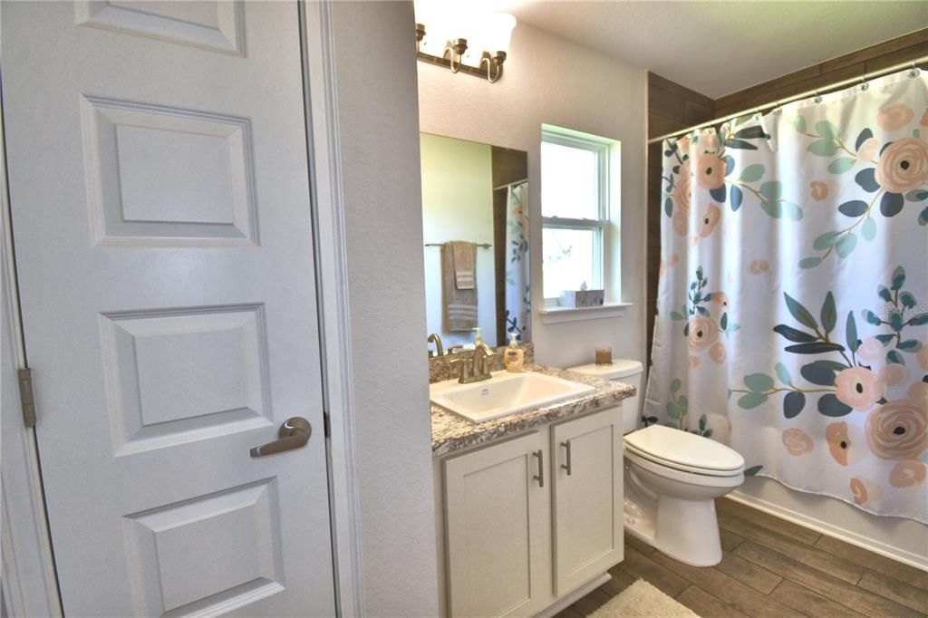 待售: $359,515 (4 贝兹, 3 浴室, 2200 平方英尺)