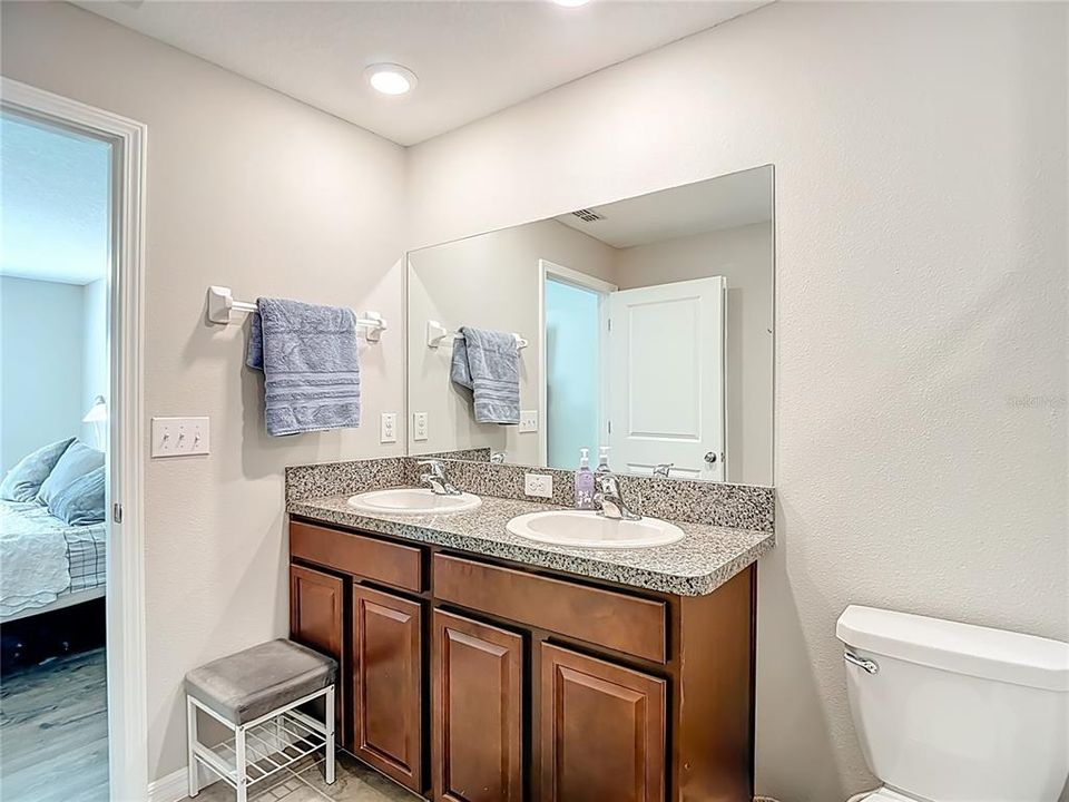 En Venta: $329,000 (3 camas, 2 baños, 1540 Pies cuadrados)