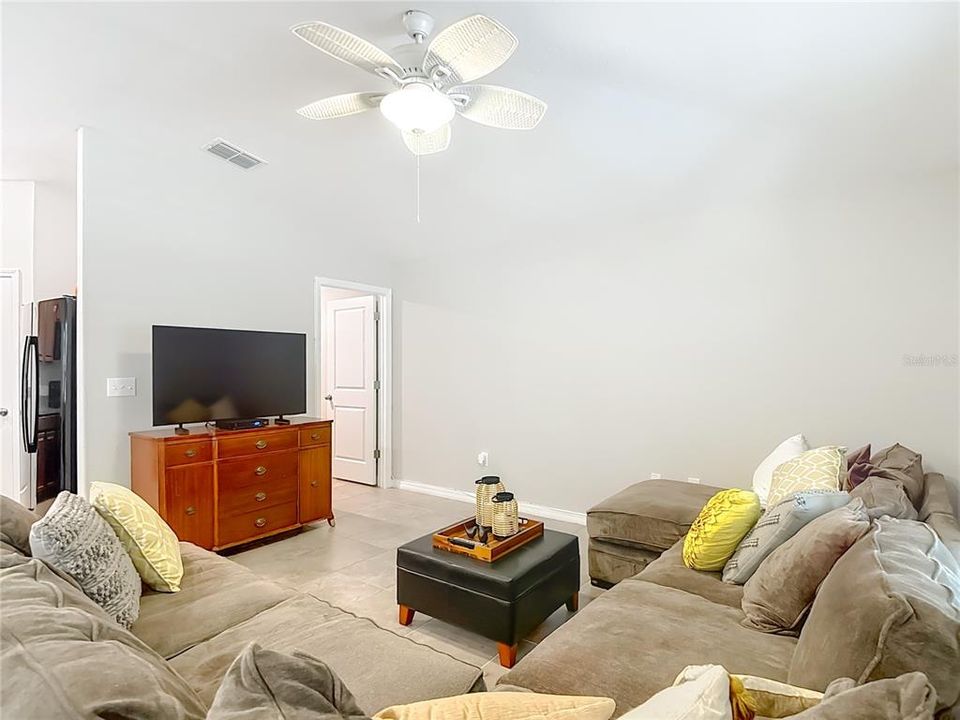 En Venta: $329,000 (3 camas, 2 baños, 1540 Pies cuadrados)