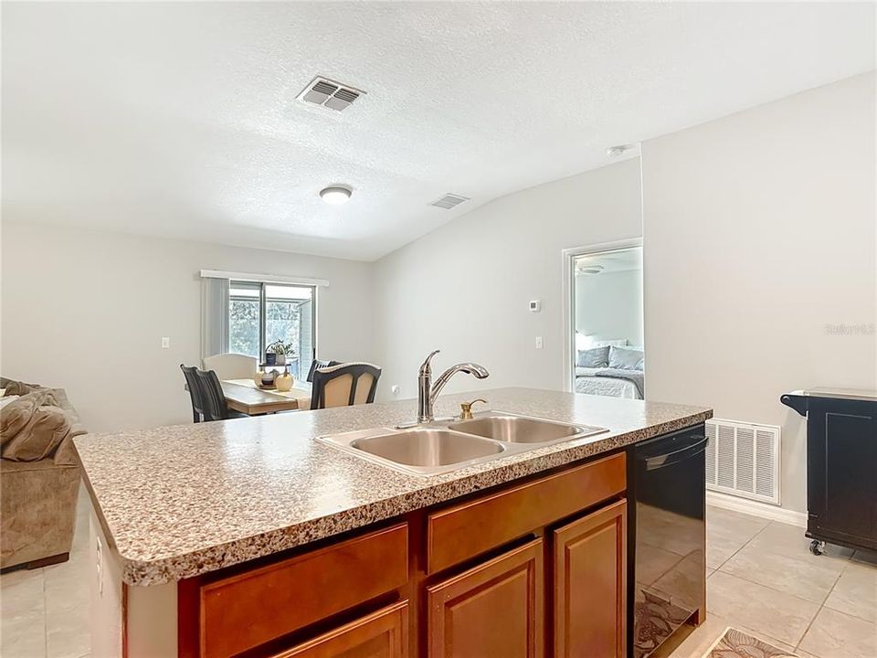 En Venta: $329,000 (3 camas, 2 baños, 1540 Pies cuadrados)