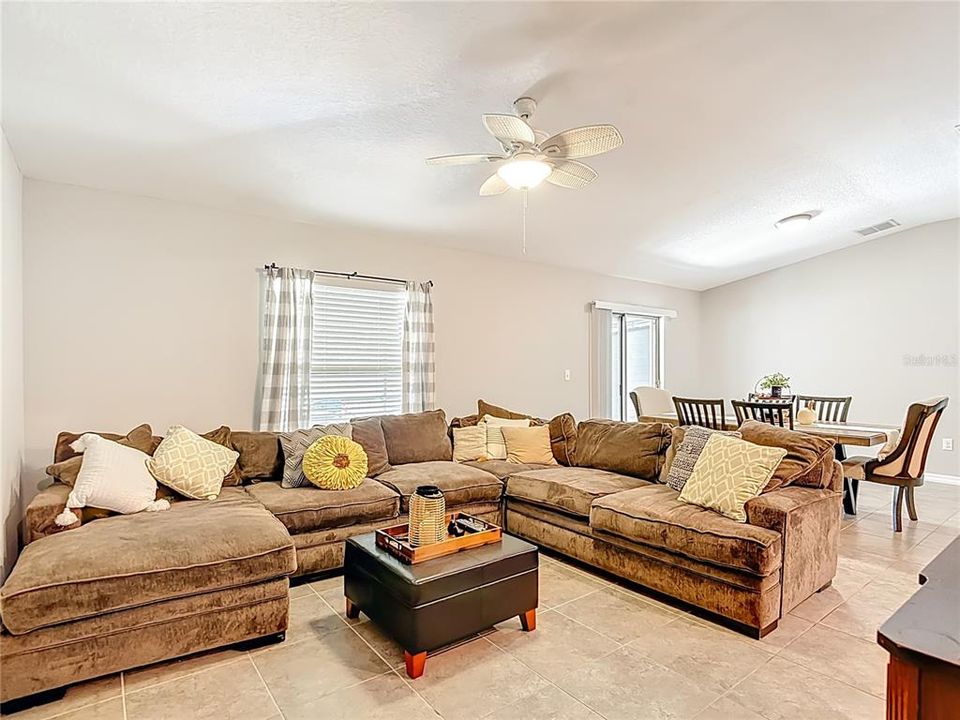 En Venta: $329,000 (3 camas, 2 baños, 1540 Pies cuadrados)