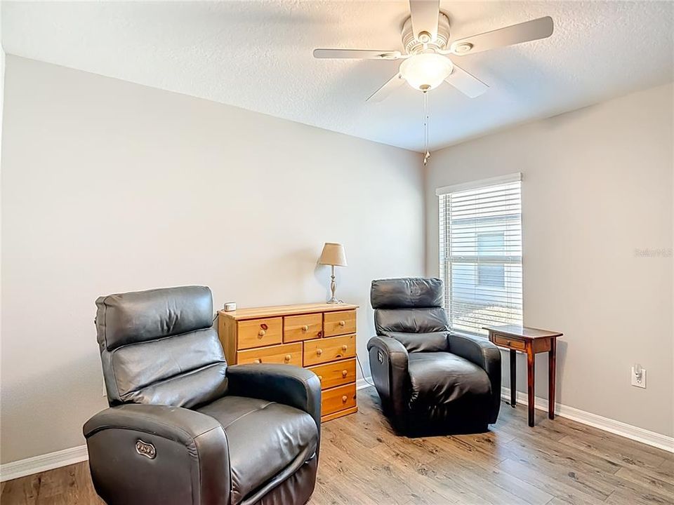 En Venta: $329,000 (3 camas, 2 baños, 1540 Pies cuadrados)