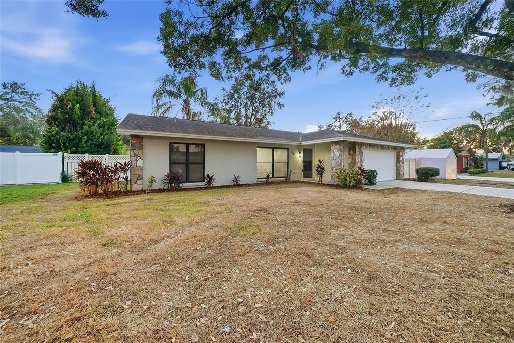 For Sale: $399,900 (3 beds, 2 baths, 1694 Square Feet)