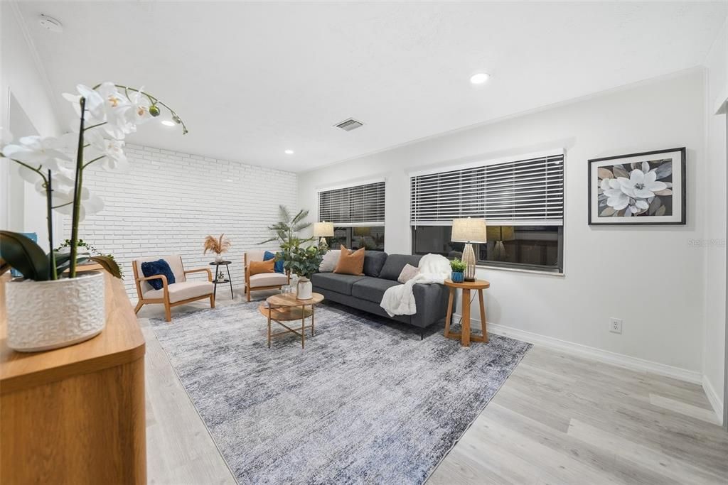 For Sale: $399,900 (3 beds, 2 baths, 1694 Square Feet)