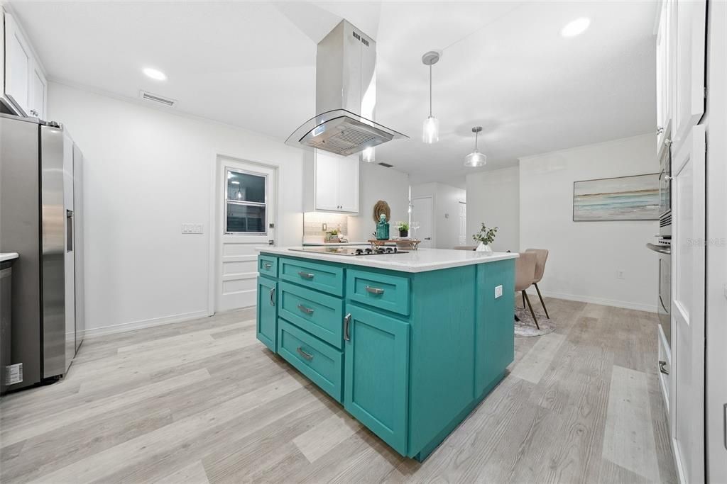 For Sale: $399,900 (3 beds, 2 baths, 1694 Square Feet)