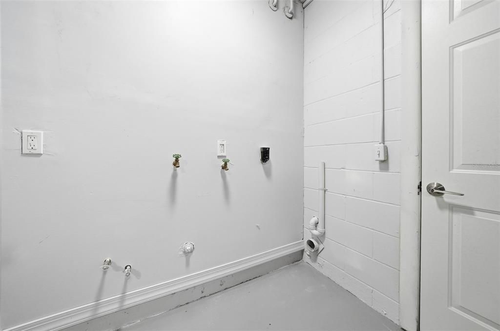 For Sale: $399,900 (3 beds, 2 baths, 1694 Square Feet)