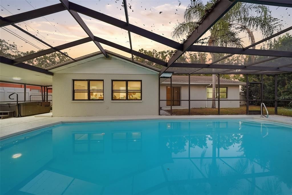 For Sale: $399,900 (3 beds, 2 baths, 1694 Square Feet)