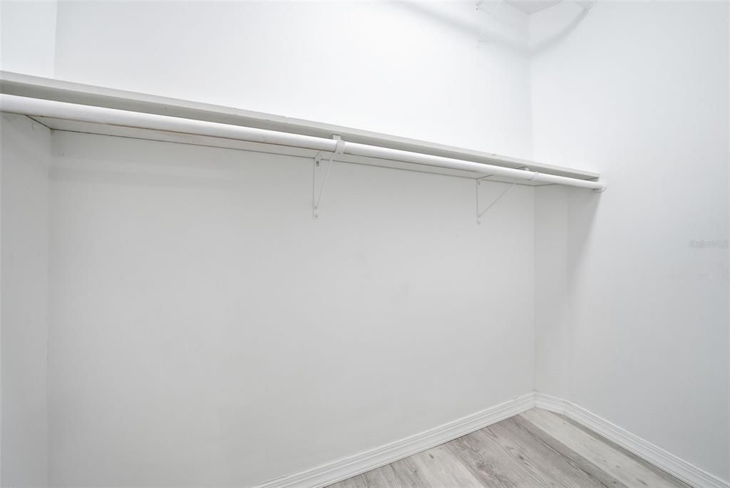 For Sale: $399,900 (3 beds, 2 baths, 1694 Square Feet)