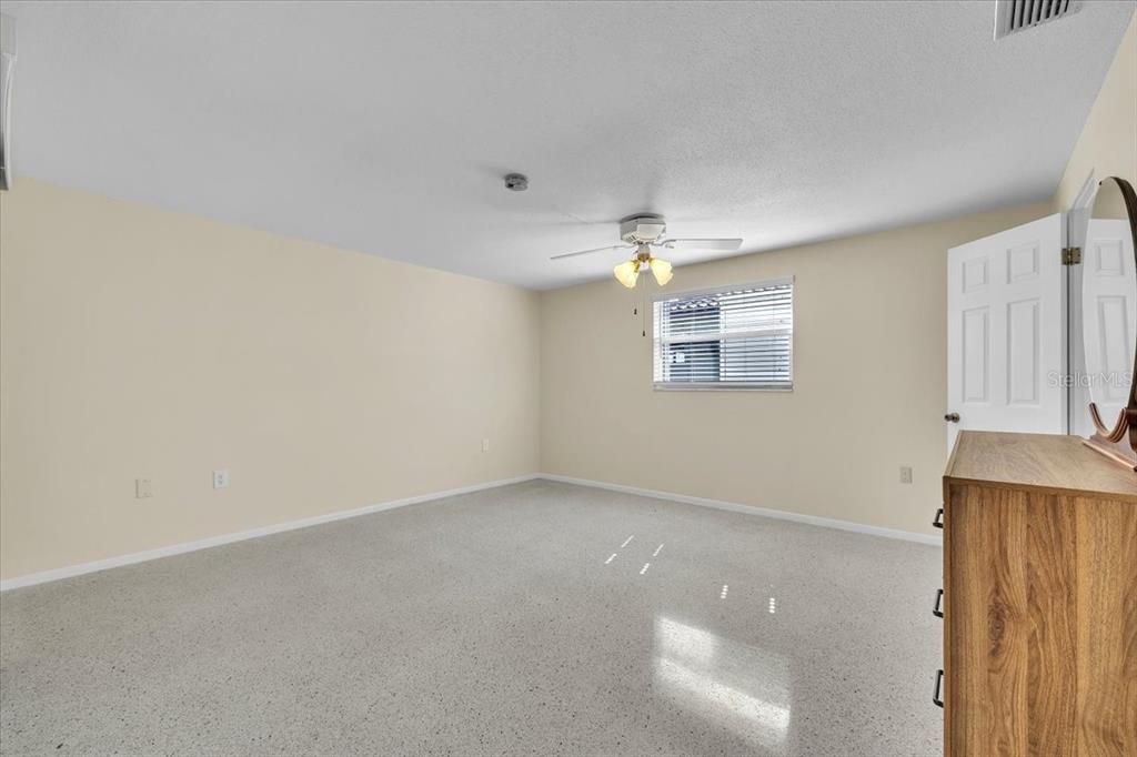 En Venta: $475,000 (3 camas, 2 baños, 1861 Pies cuadrados)