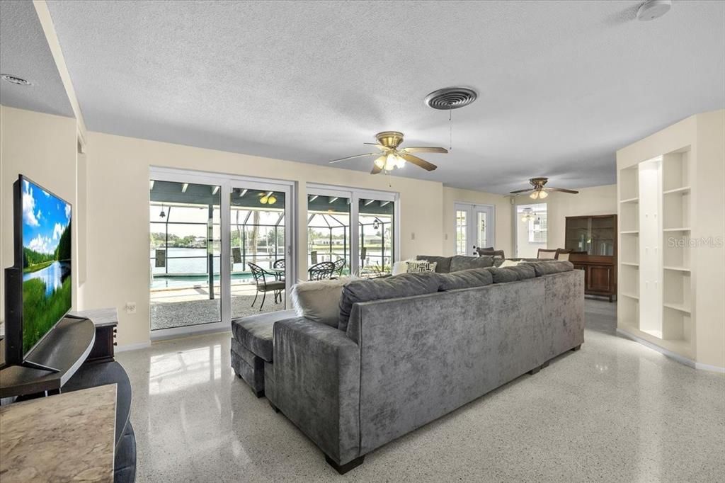 En Venta: $475,000 (3 camas, 2 baños, 1861 Pies cuadrados)