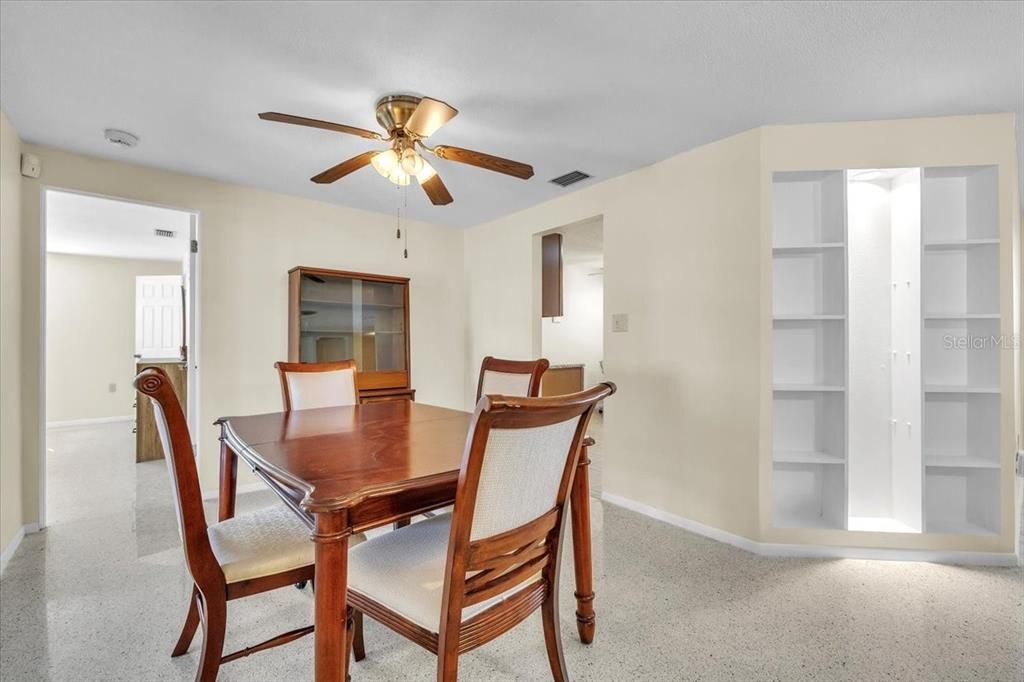 En Venta: $475,000 (3 camas, 2 baños, 1861 Pies cuadrados)