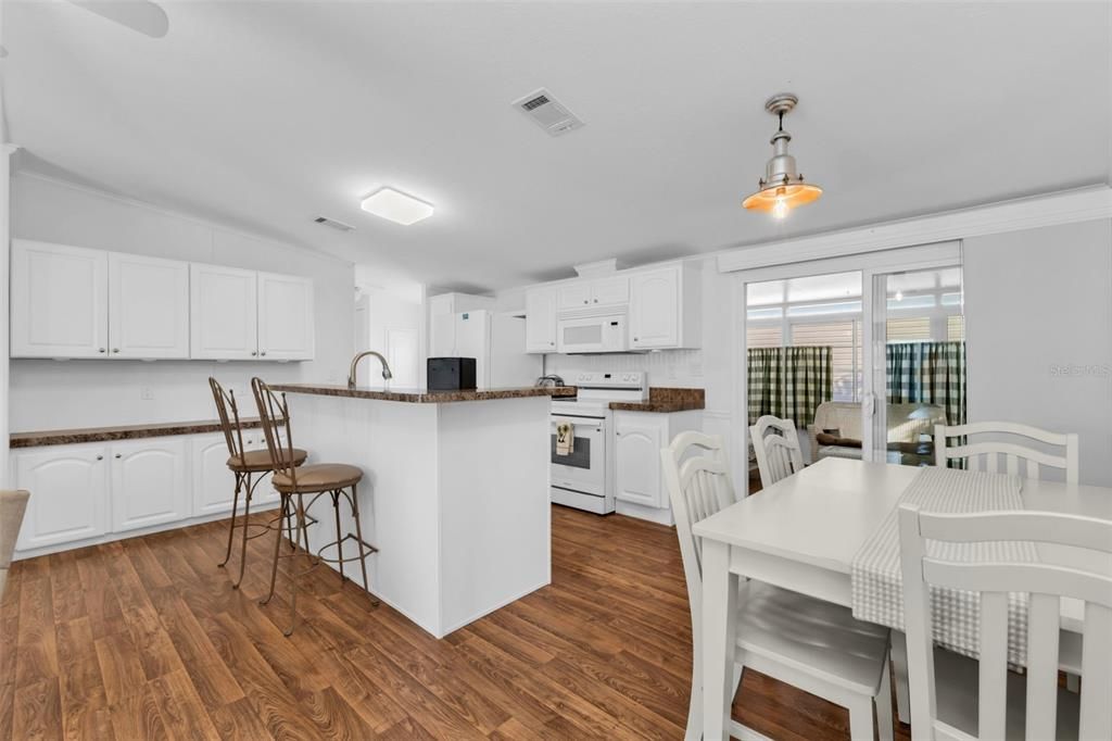 En Venta: $175,000 (2 camas, 2 baños, 1120 Pies cuadrados)