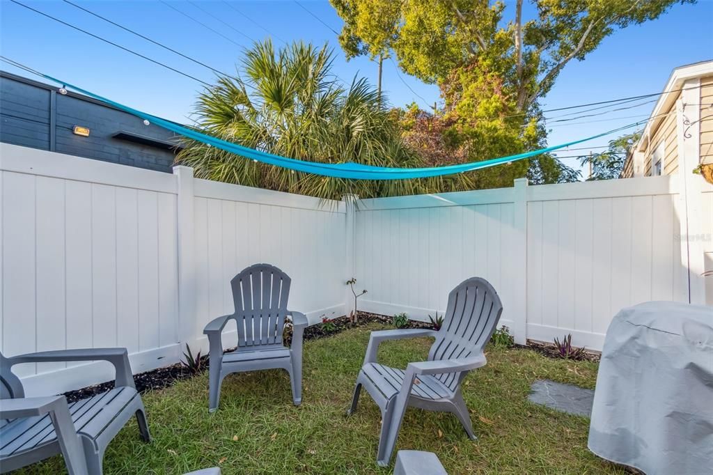 待售: $1,275,000 (5 贝兹, 3 浴室, 2347 平方英尺)