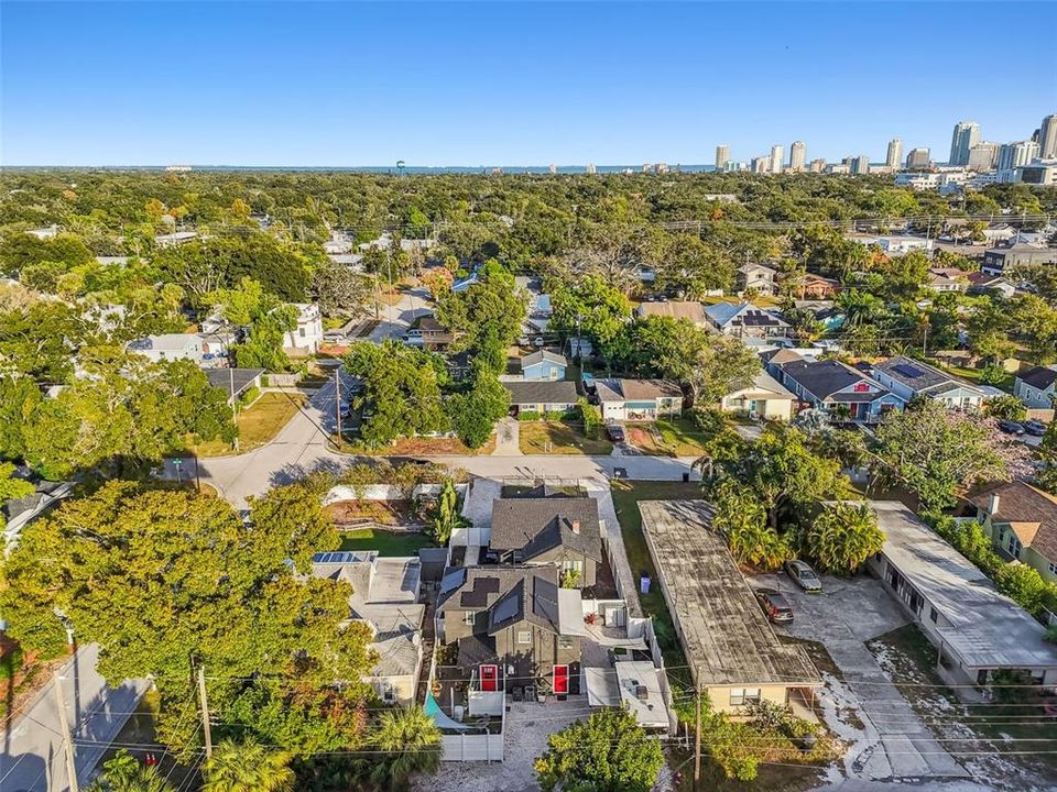 待售: $1,275,000 (5 贝兹, 3 浴室, 2347 平方英尺)