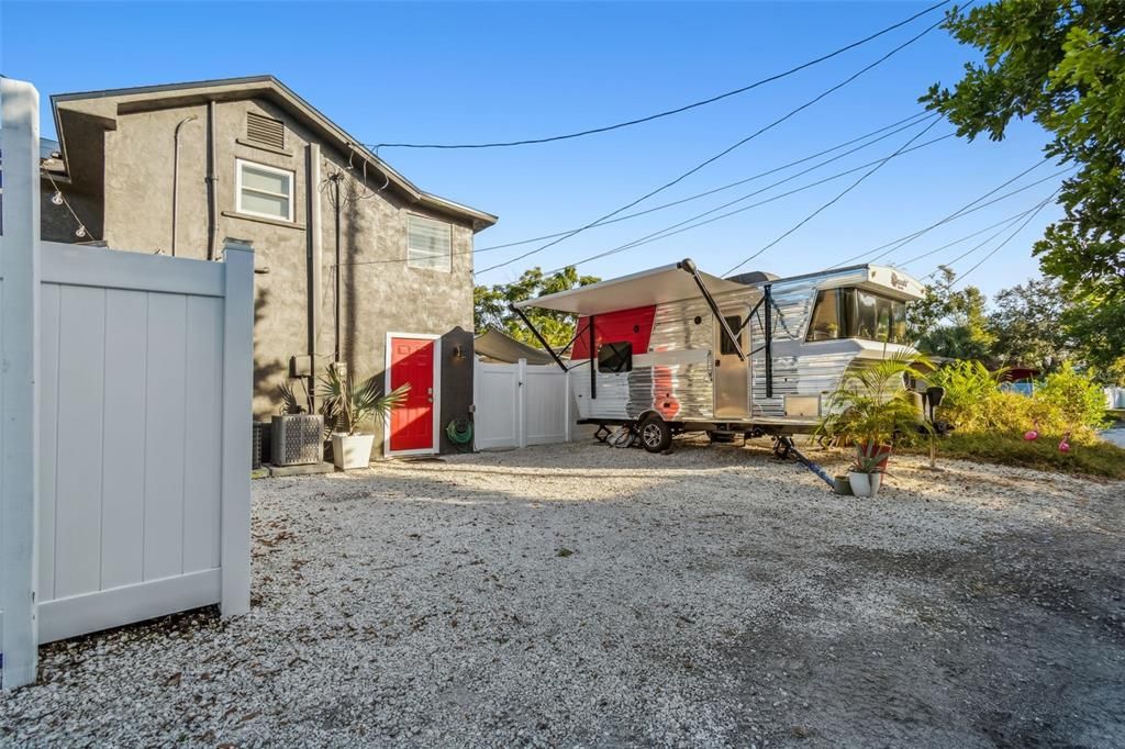 待售: $1,275,000 (5 贝兹, 3 浴室, 2347 平方英尺)