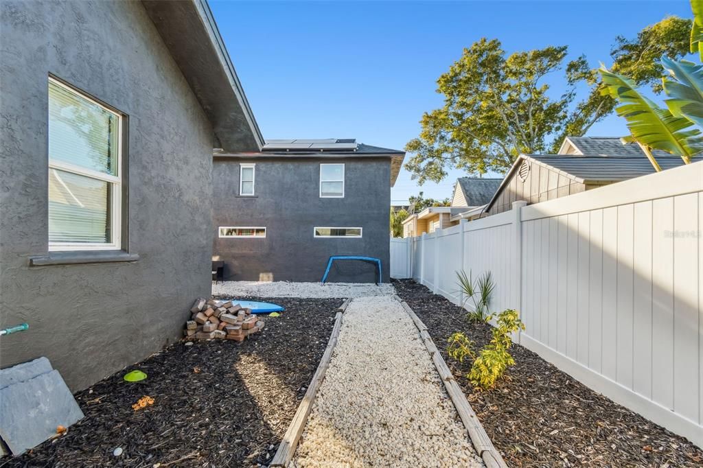 待售: $1,275,000 (5 贝兹, 3 浴室, 2347 平方英尺)