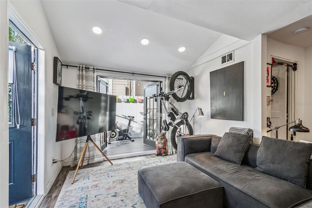 待售: $1,275,000 (5 贝兹, 3 浴室, 2347 平方英尺)