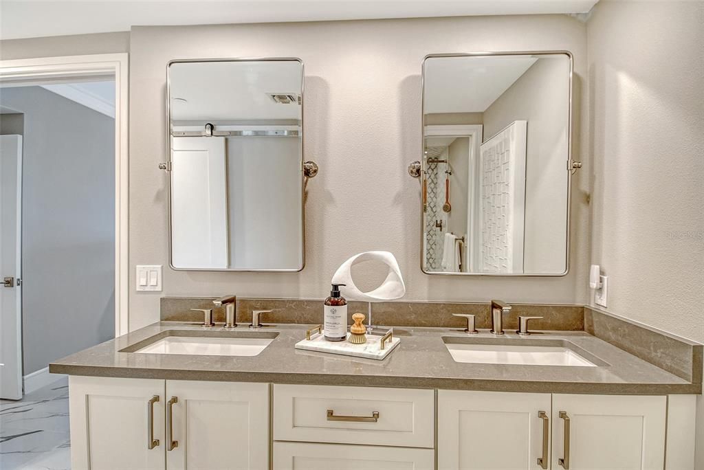 For Sale: $1,650,000 (2 beds, 2 baths, 1463 Square Feet)