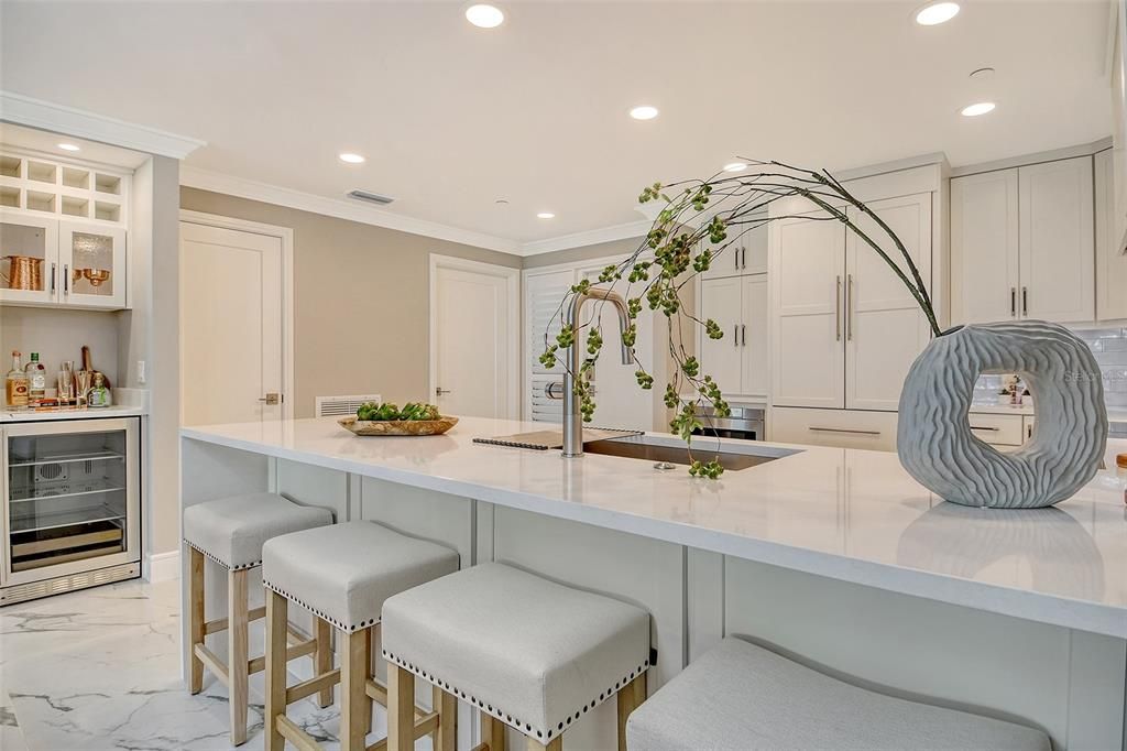 For Sale: $1,650,000 (2 beds, 2 baths, 1463 Square Feet)